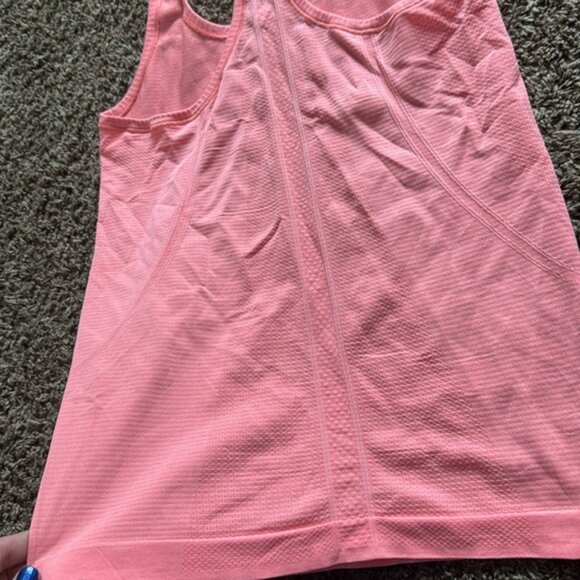Lululemon Swiftly Tech Racerback Tank Size 6 - Picture 9 of 10